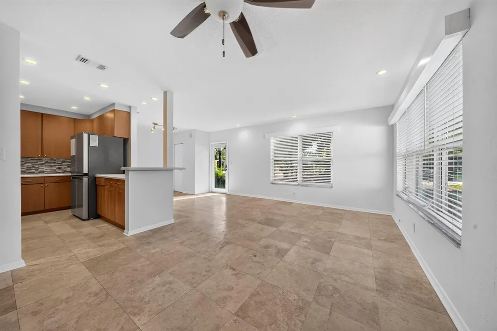 1605 NE 16th Avenue Fort Lauderdale, FL 33305
