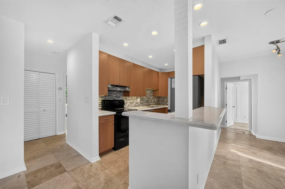 1605 NE 16th Avenue Fort Lauderdale, FL 33305