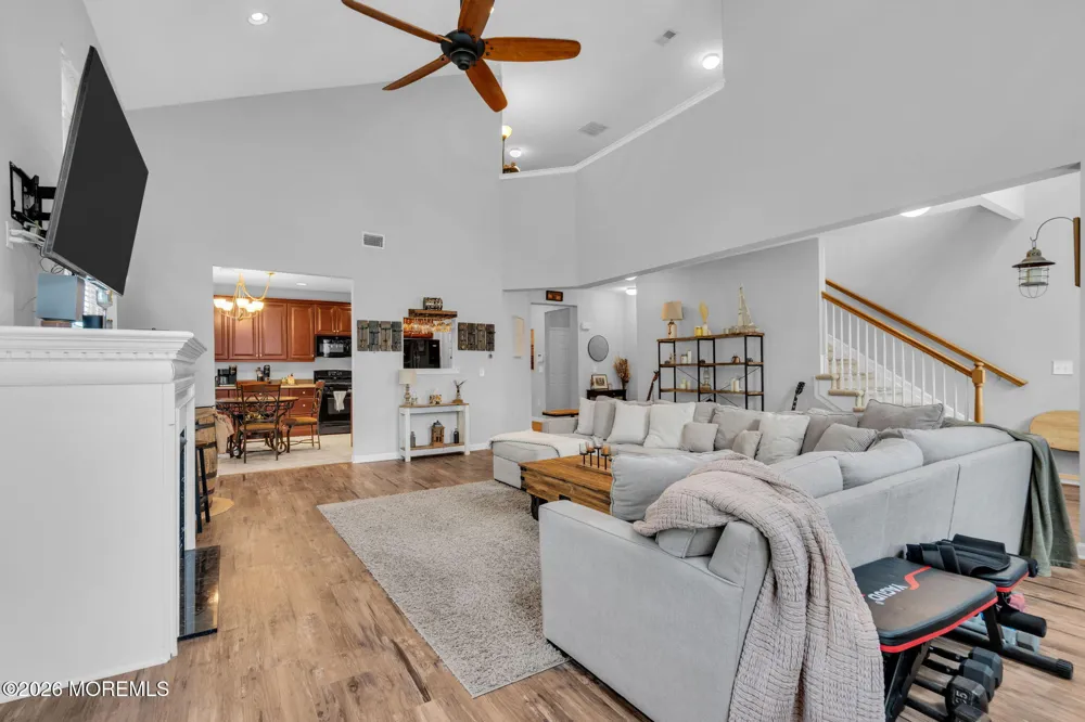 90 Bryce Lane Manahawkin, NJ 08050