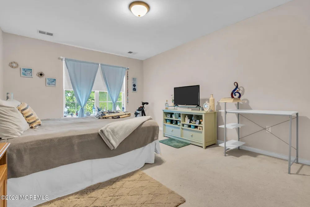 90 Bryce Lane Manahawkin, NJ 08050