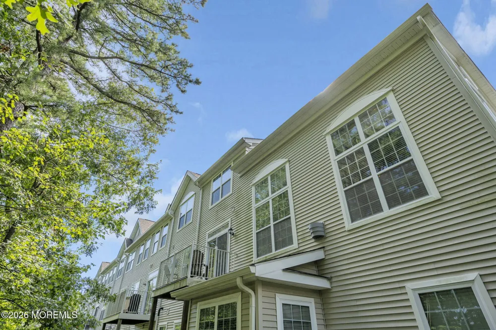 90 Bryce Lane Manahawkin, NJ 08050