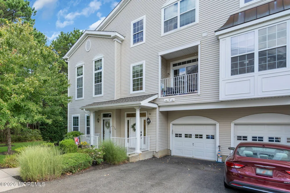 90 Bryce Lane Manahawkin, NJ 08050