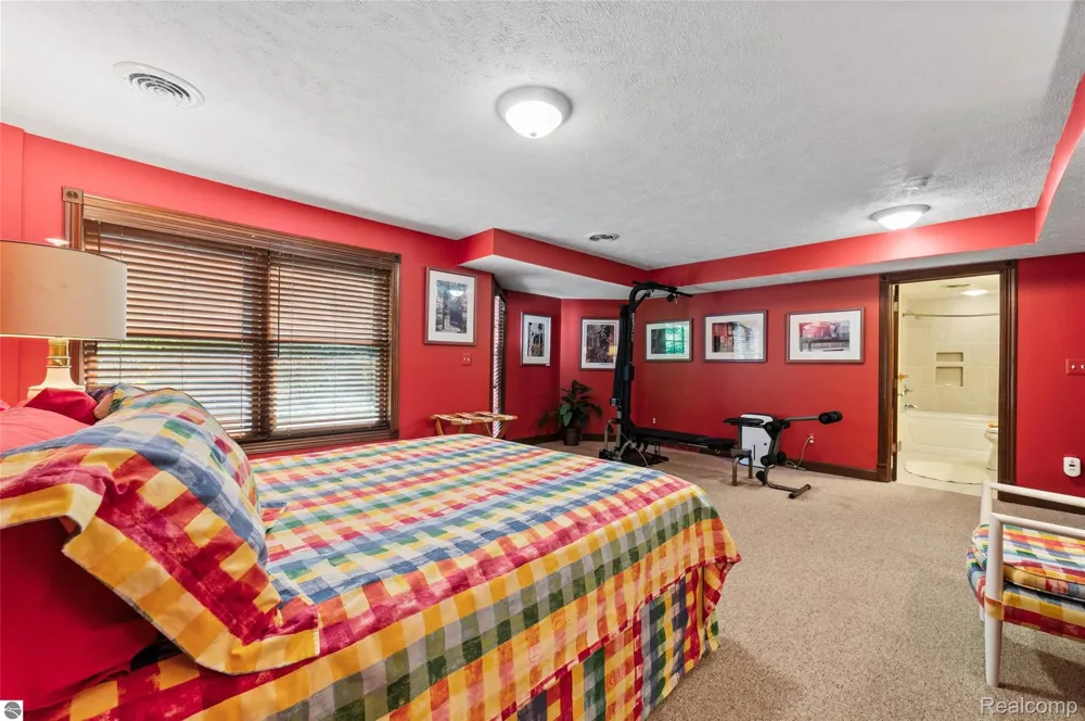 10552 Craig Road Peninsula Township, MI 49686