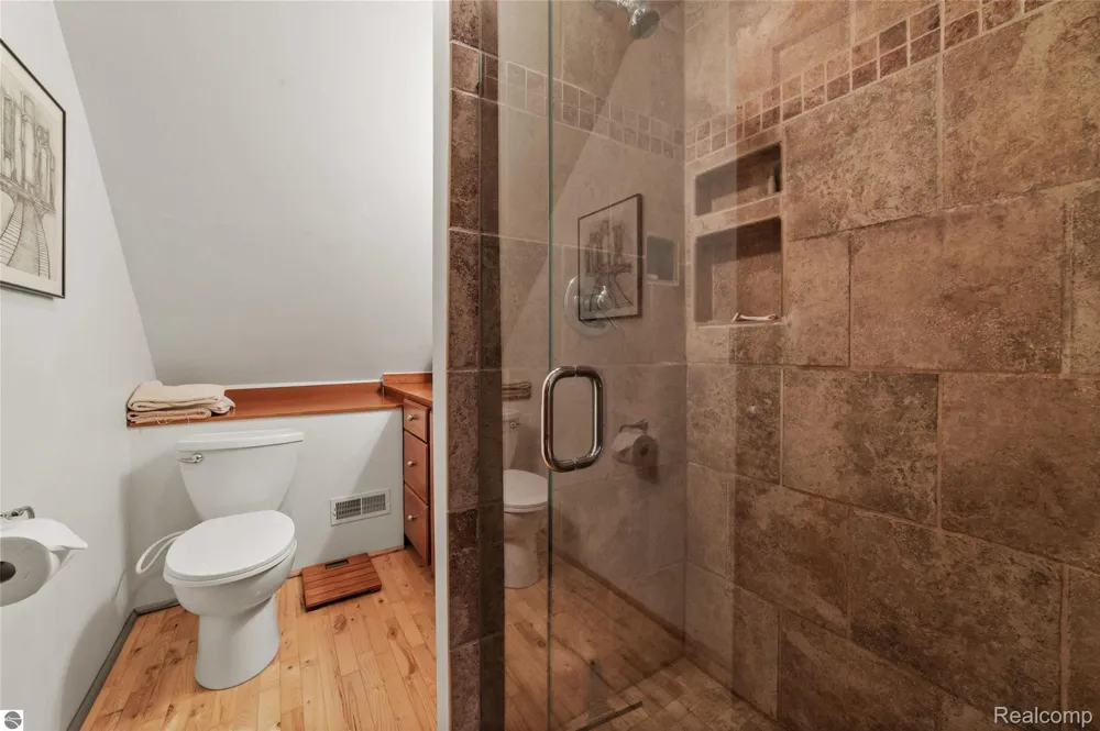 10552 Craig Road Peninsula Township, MI 49686
