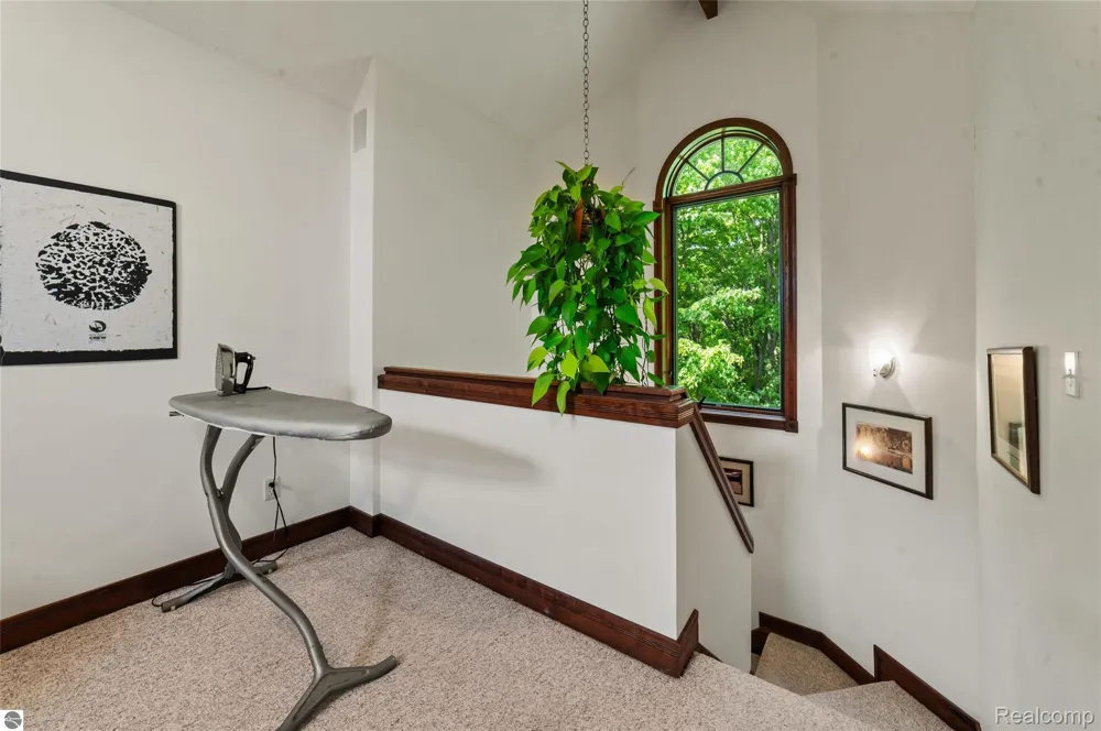 10552 Craig Road Peninsula Township, MI 49686