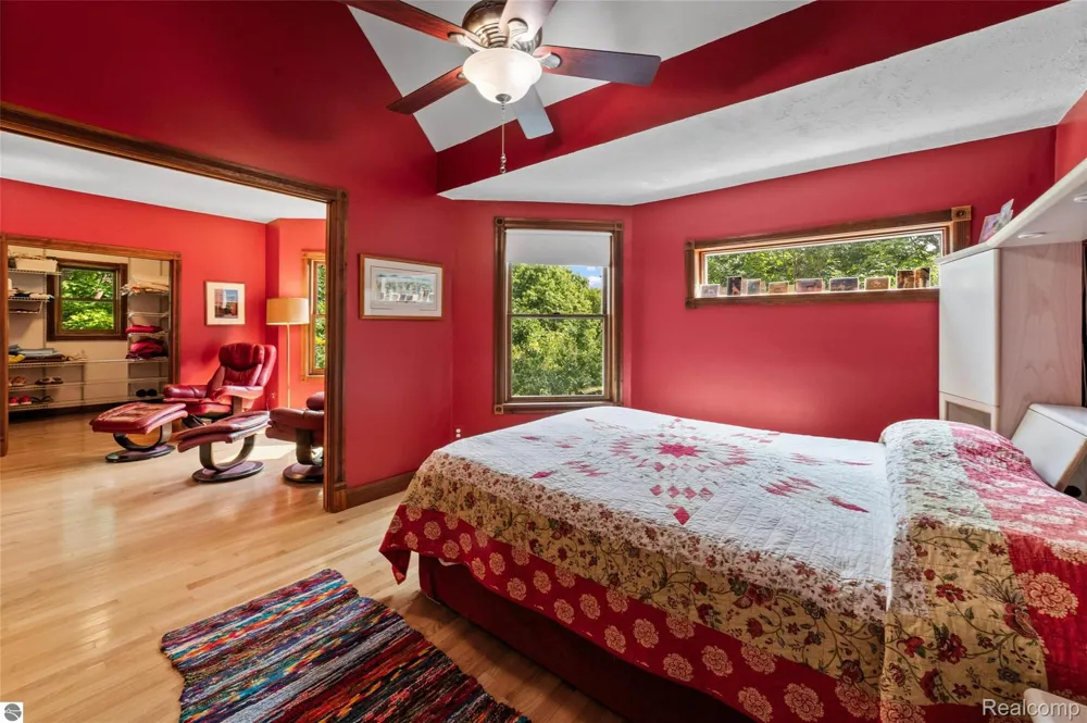 10552 Craig Road Peninsula Township, MI 49686