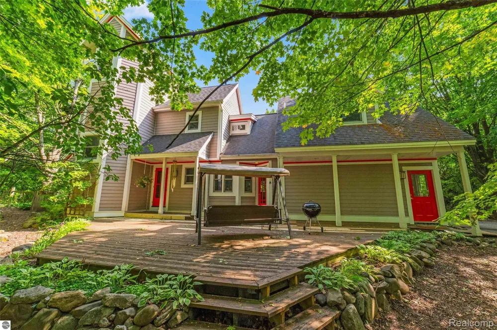 10552 Craig Road Peninsula Township, MI 49686