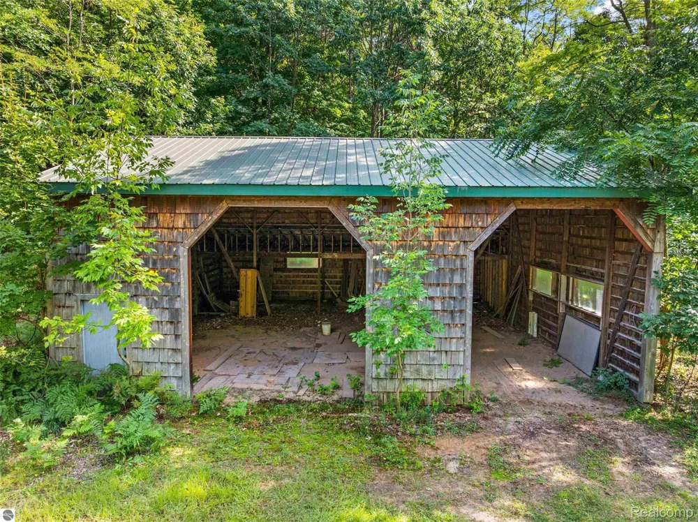 10552 Craig Road Peninsula Township, MI 49686