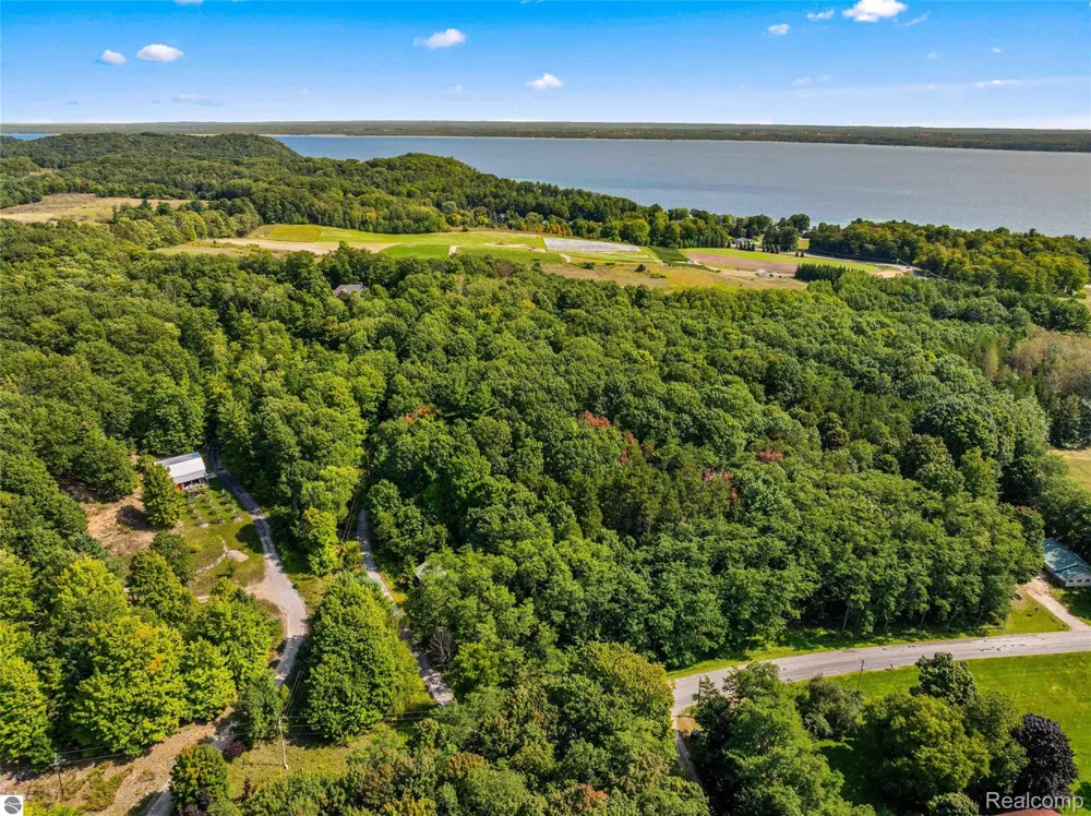 10552 Craig Road Peninsula Township, MI 49686