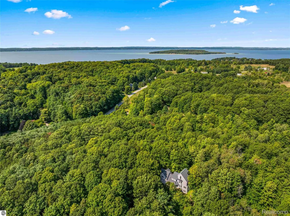 10552 Craig Road Peninsula Township, MI 49686