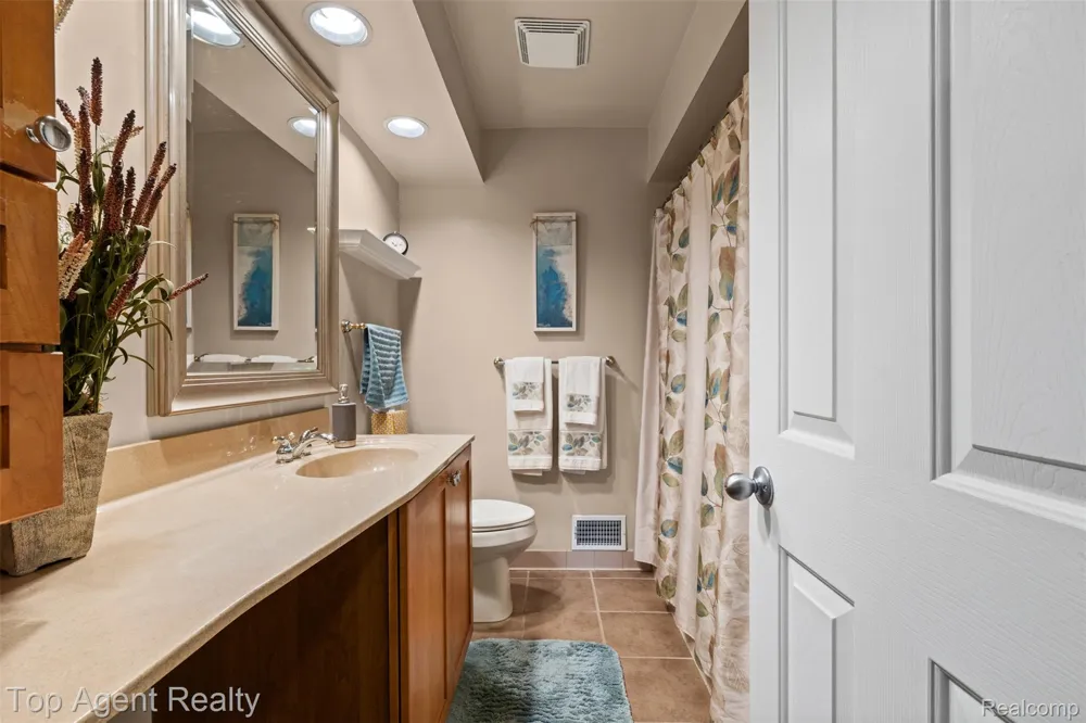 6654 Orion Road Rochester Hills City, MI 48306