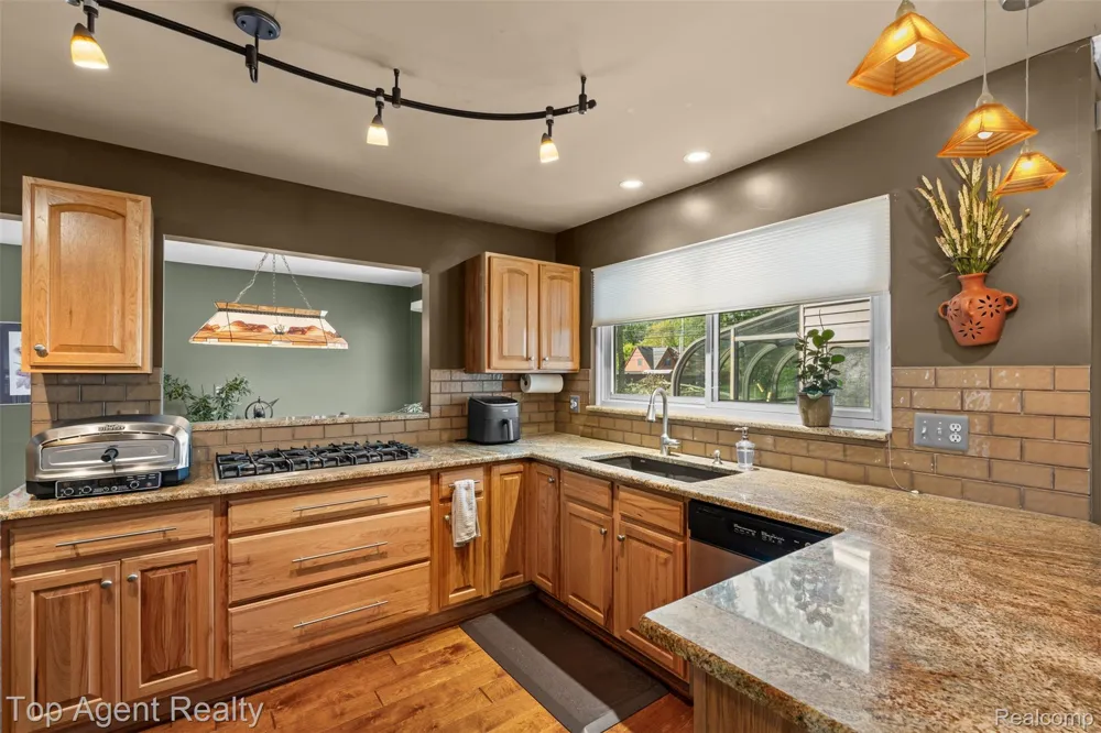 6654 Orion Road Rochester Hills City, MI 48306