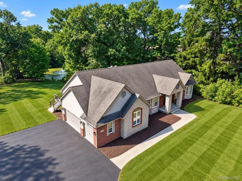 372 Hunters Ridge Drive #A and #B