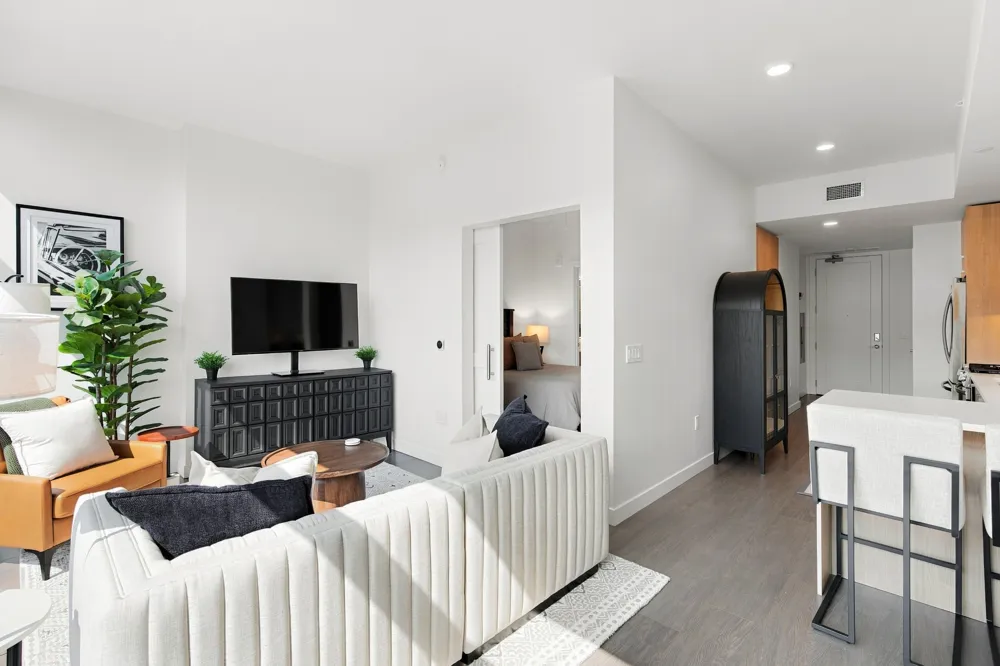 1212 Demonbreun St #1804 Nashville, TN 37203