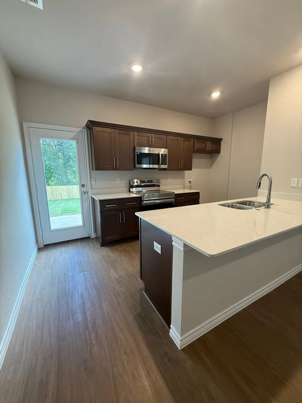 2703 southern oaks drive Longview, TX 75604