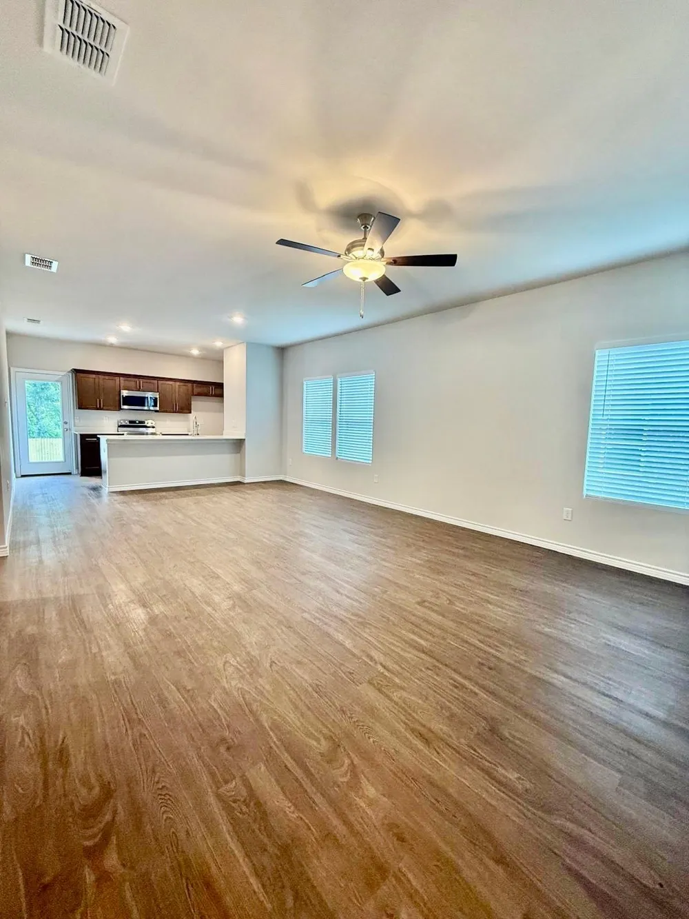 2703 southern oaks drive Longview, TX 75604