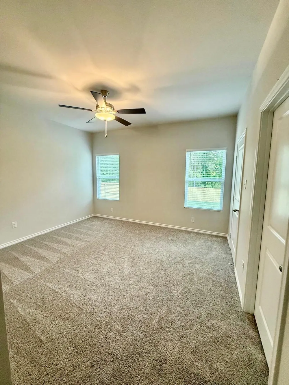 2703 southern oaks drive Longview, TX 75604