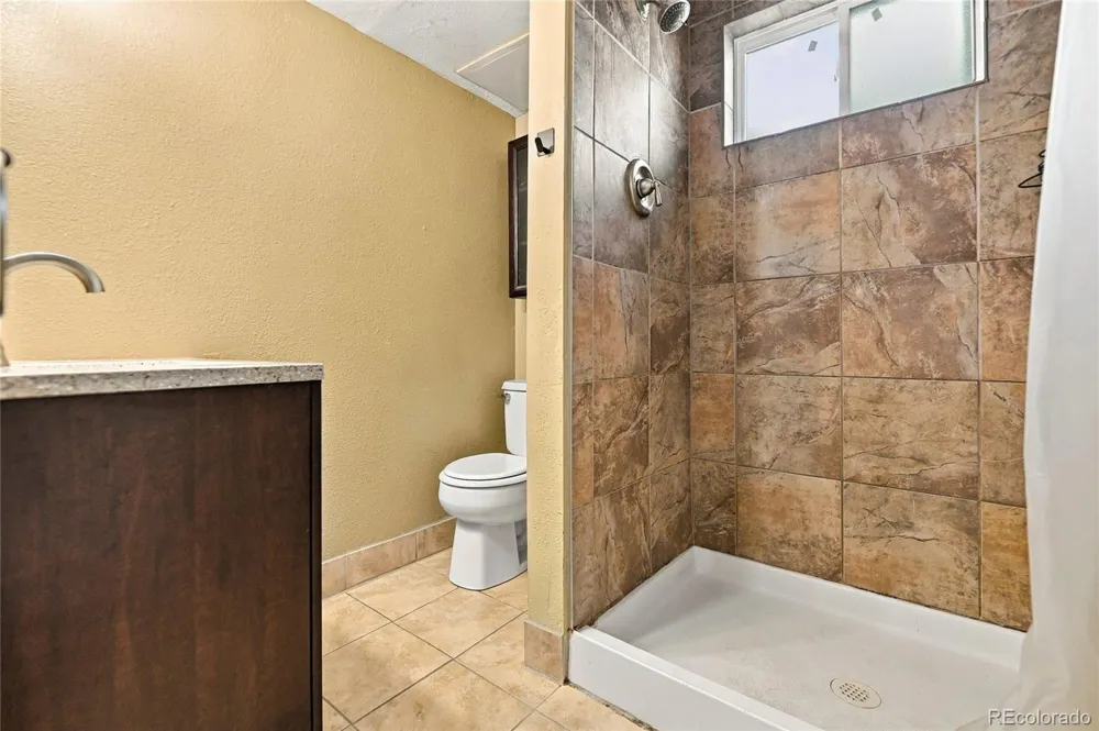 7090 W Iowa Avenue Denver, CO 80232