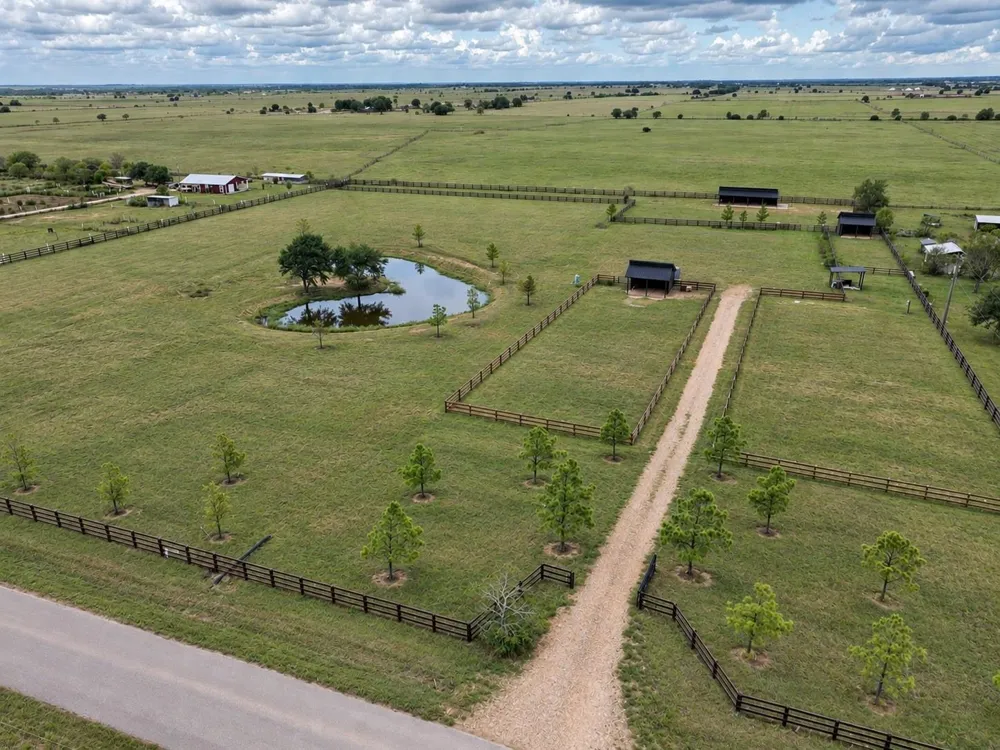 7 Old Columbus N Road Sealy, TX 77474