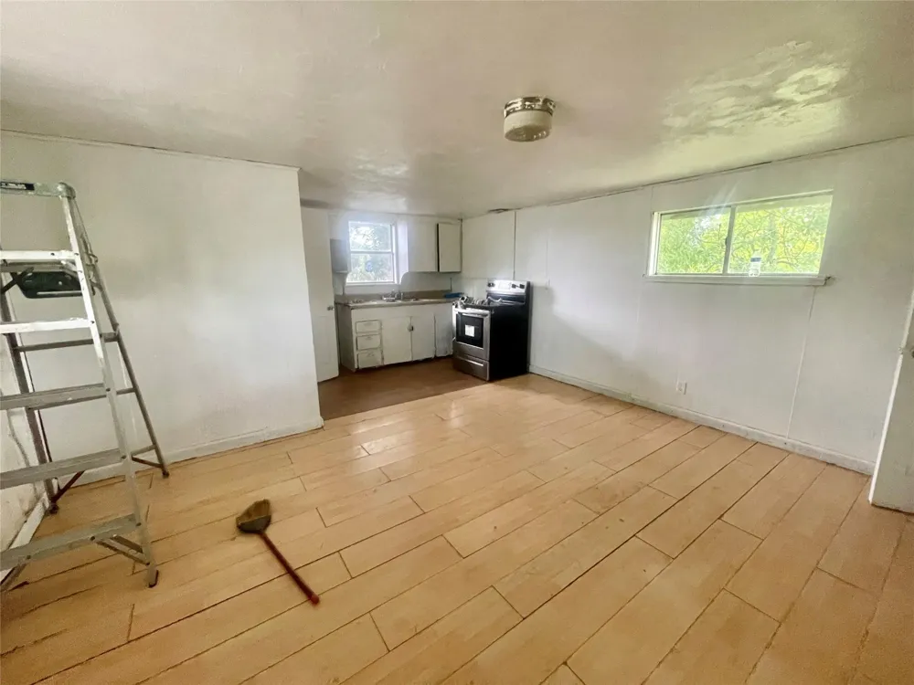 518 S Kansas Street La Porte, TX 77571