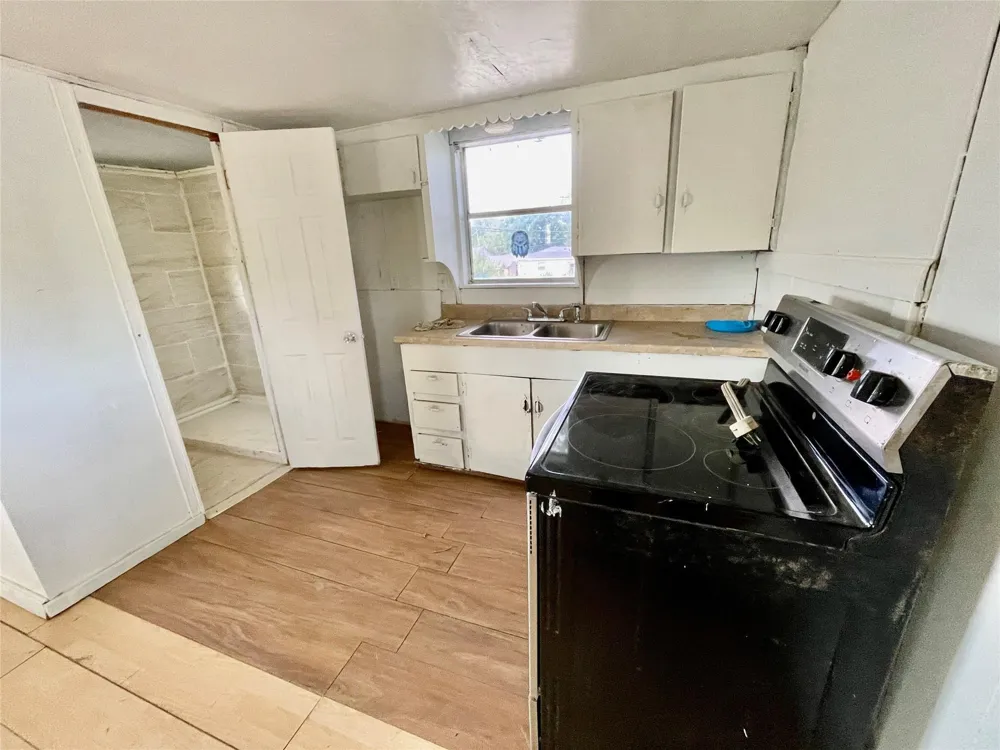 518 S Kansas Street La Porte, TX 77571
