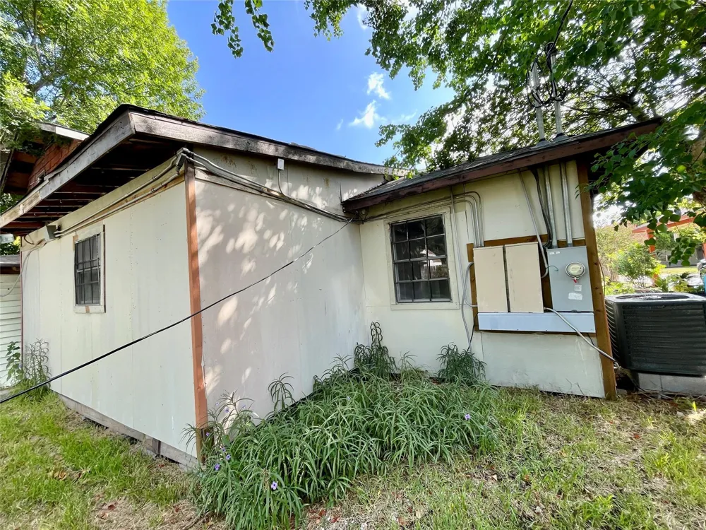 518 S Kansas Street La Porte, TX 77571