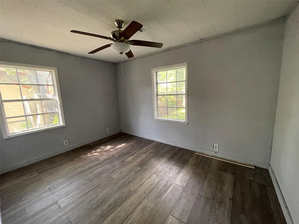 518 S Kansas Street La Porte, TX 77571