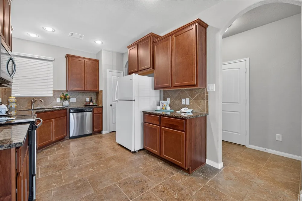 11231 Burning Tree Drive Montgomery, TX 77356