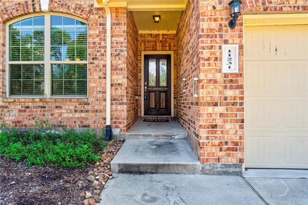 11231 Burning Tree Drive Montgomery, TX 77356