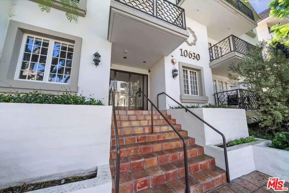 10630 Eastborne Avenue #103 Los Angeles, CA 90024