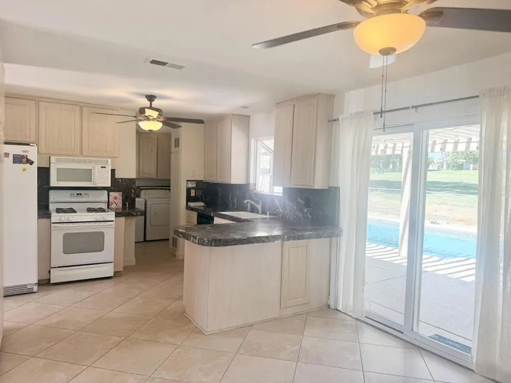 43586 Virginia Avenue Palm Desert, CA 92211