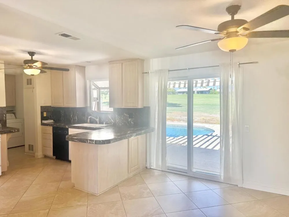 43586 Virginia Avenue Palm Desert, CA 92211