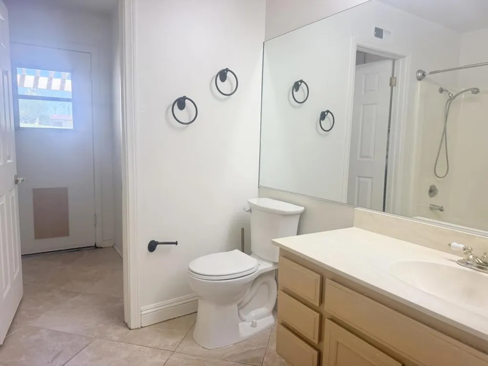 43586 Virginia Avenue Palm Desert, CA 92211