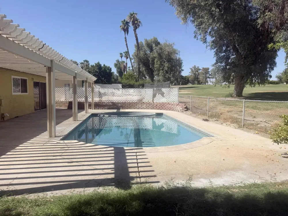 43586 Virginia Avenue Palm Desert, CA 92211