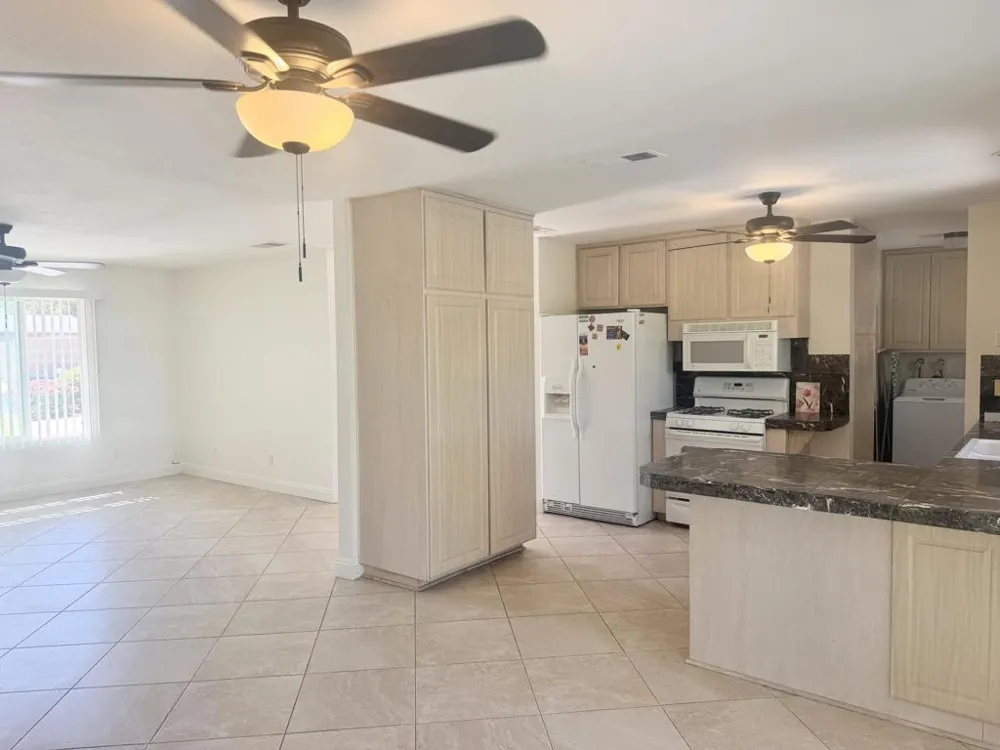 43586 Virginia Avenue Palm Desert, CA 92211