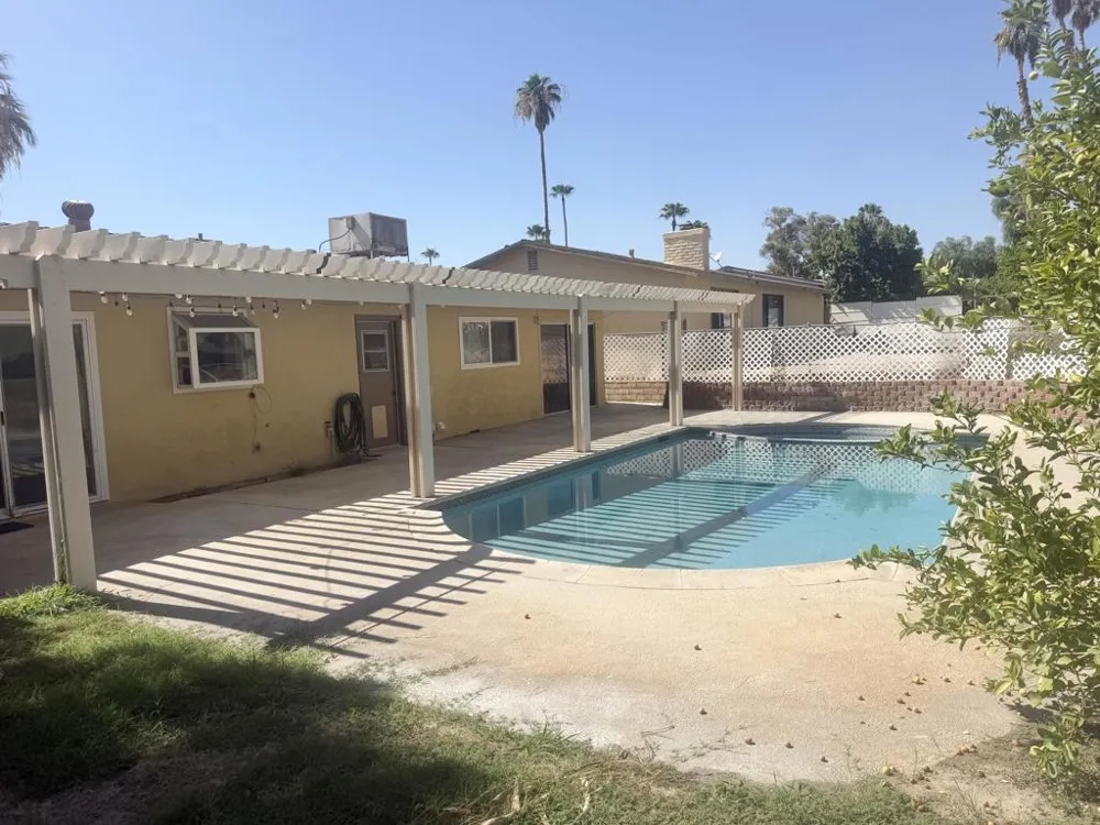 43586 Virginia Avenue Palm Desert, CA 92211