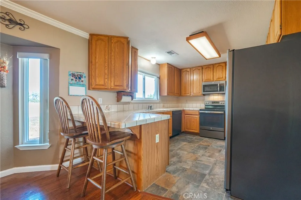 6679 Meadowlark Lane Anderson, CA 96007