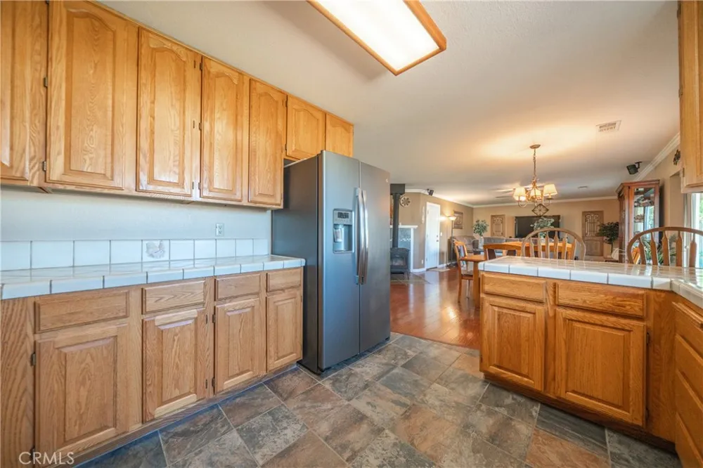 6679 Meadowlark Lane Anderson, CA 96007