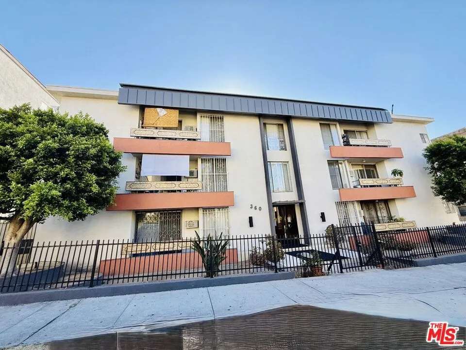 360 S Kenmore Avenue #305 Los Angeles, CA 90020