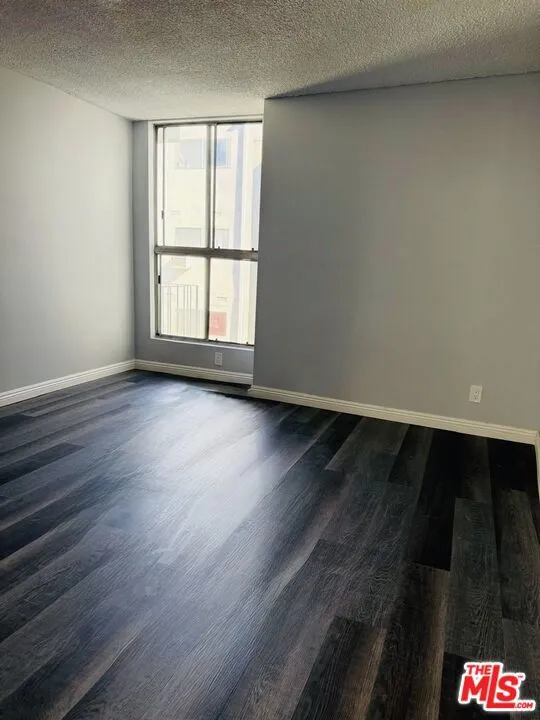360 S Kenmore Avenue #305 Los Angeles, CA 90020