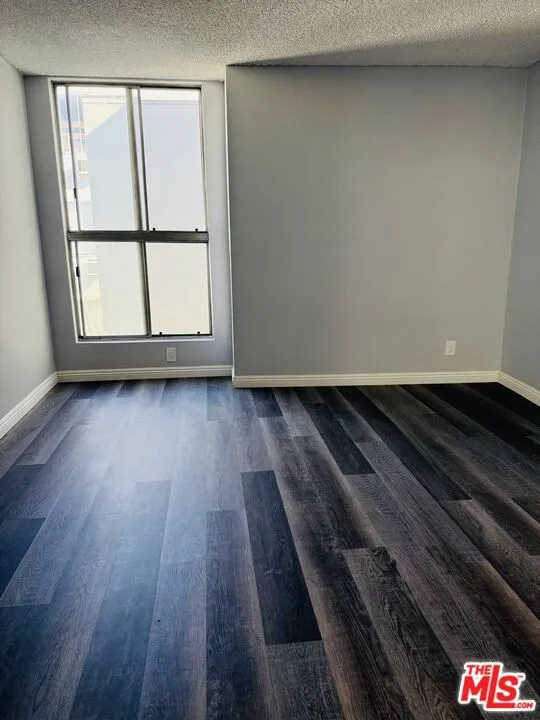 360 S Kenmore Avenue #305 Los Angeles, CA 90020