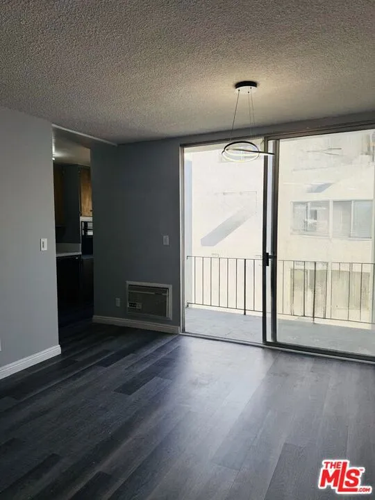 360 S Kenmore Avenue #305 Los Angeles, CA 90020