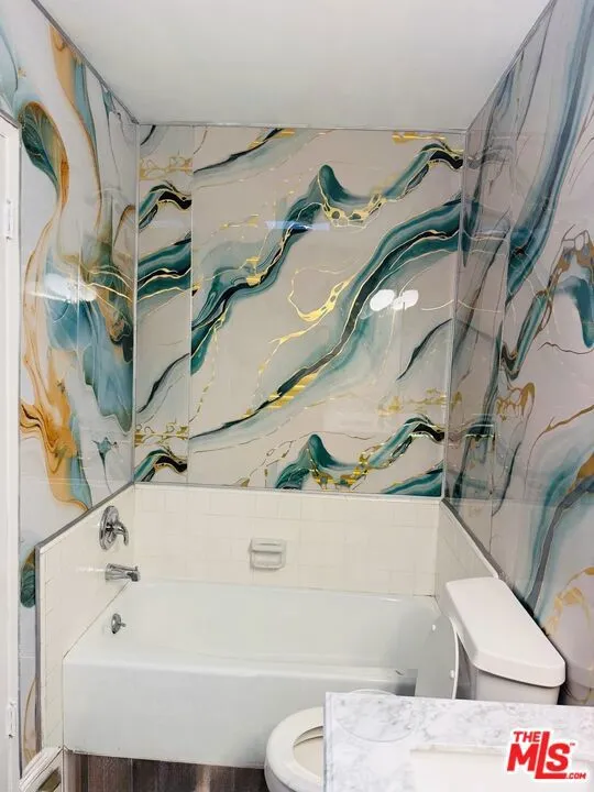 360 S Kenmore Avenue #305 Los Angeles, CA 90020