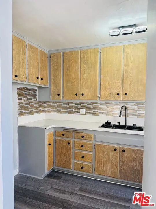 360 S Kenmore Avenue #305 Los Angeles, CA 90020