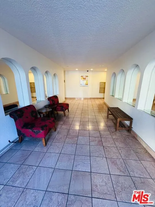 360 S Kenmore Avenue #305 Los Angeles, CA 90020