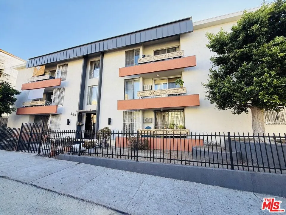 360 S Kenmore Avenue #305 Los Angeles, CA 90020