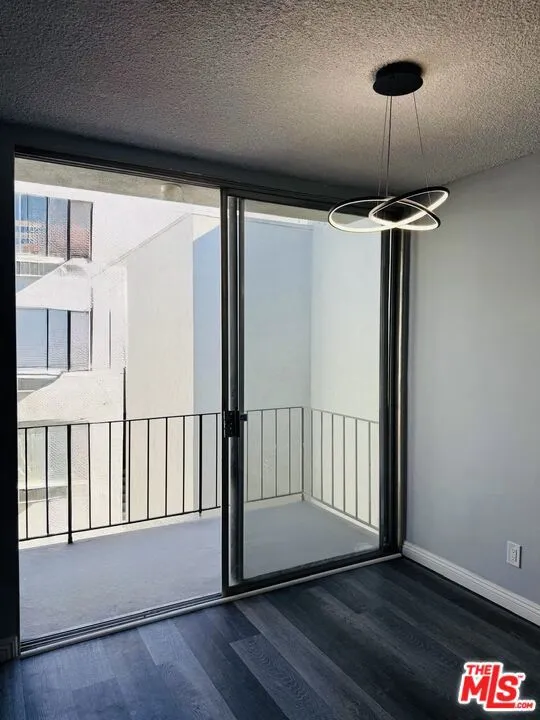 360 S Kenmore Avenue #305 Los Angeles, CA 90020