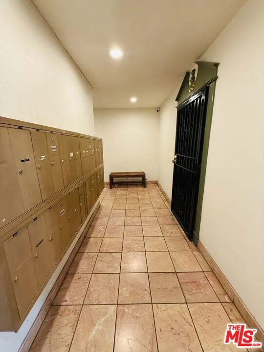 360 S Kenmore Avenue #305 Los Angeles, CA 90020