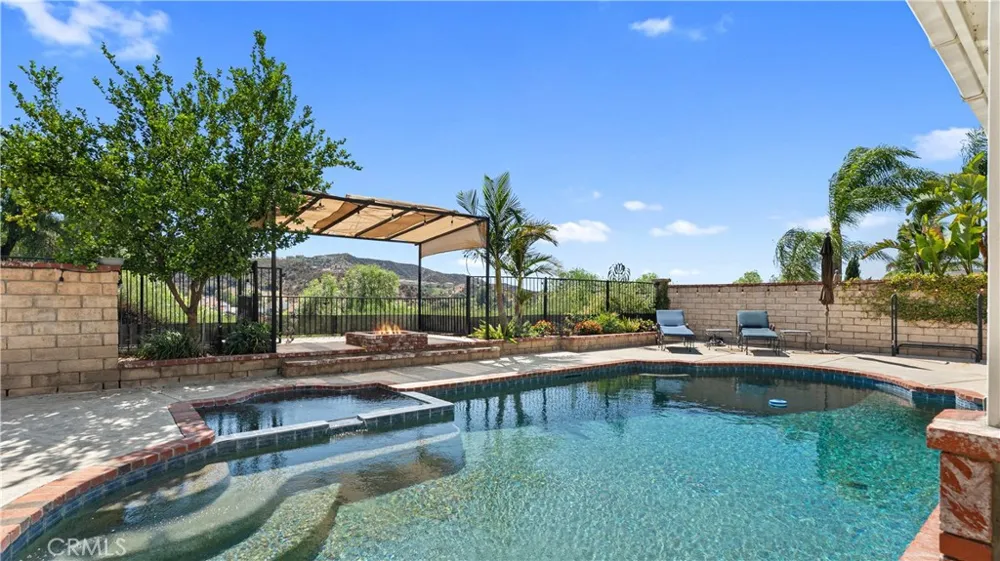 20416 Samual Saugus, CA 91350