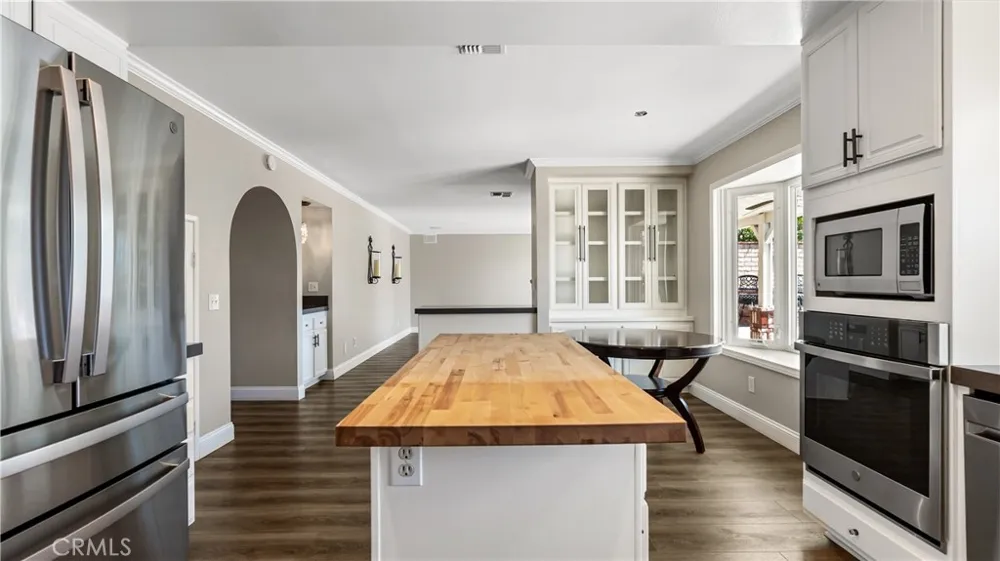 20416 Samual Saugus, CA 91350